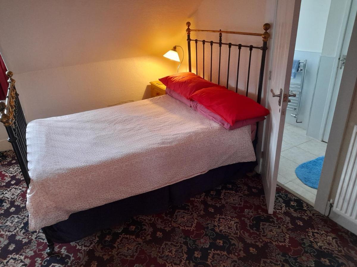 Abacus Central Guest House Абърдийн Екстериор снимка