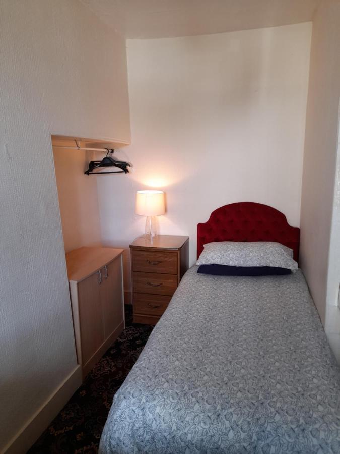 Abacus Central Guest House Абърдийн Екстериор снимка