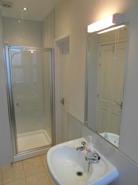 Abacus Central Guest House Абърдийн Екстериор снимка