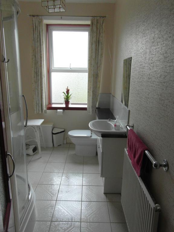 Abacus Central Guest House Абърдийн Екстериор снимка