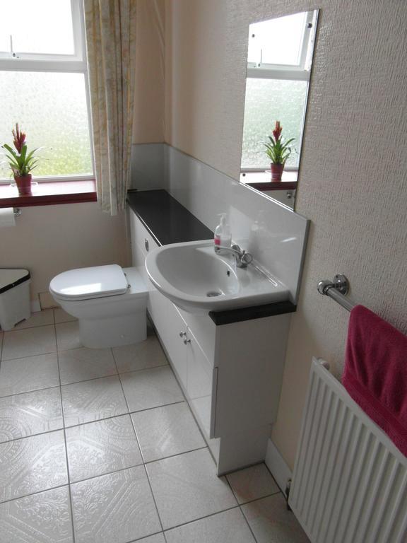 Abacus Central Guest House Абърдийн Екстериор снимка