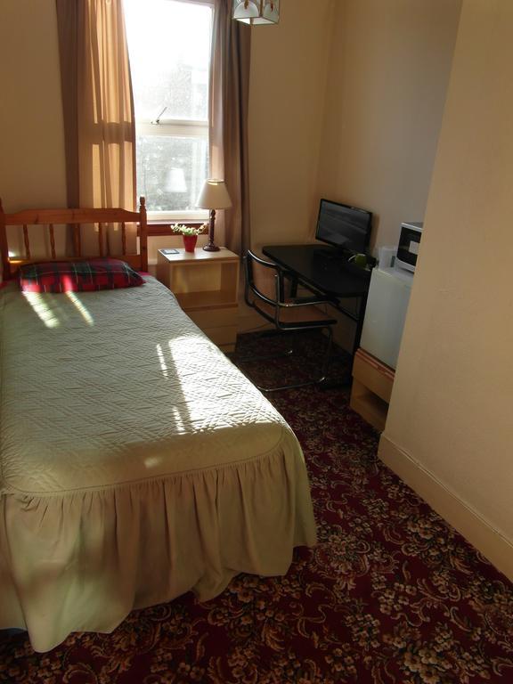 Abacus Central Guest House Абърдийн Екстериор снимка